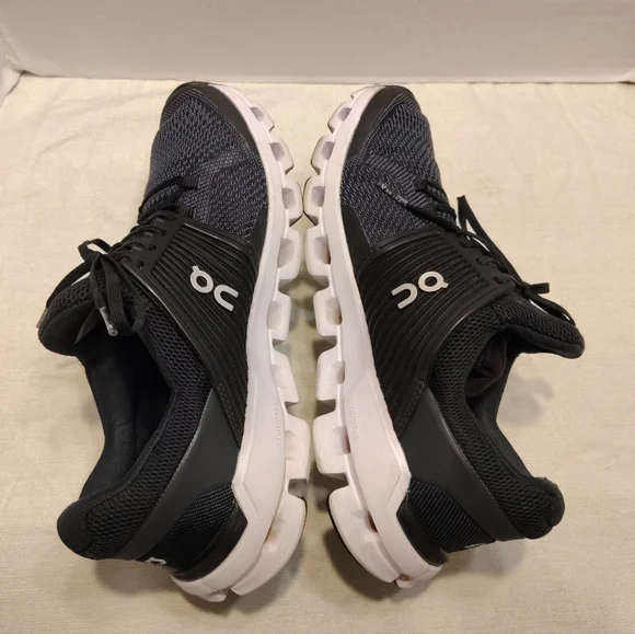 On Cloud Helion, Women #9 US , Running Shoes - Picture 3 of 10